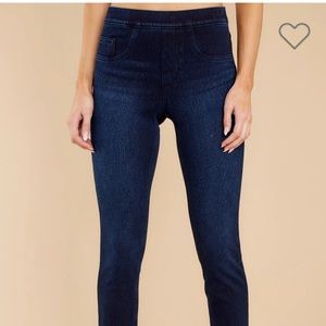 Spanx pull on denim like jeggings size small